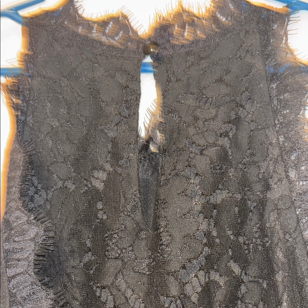 Black Lace Sleeveless Tank Top - Picture 3 of 9